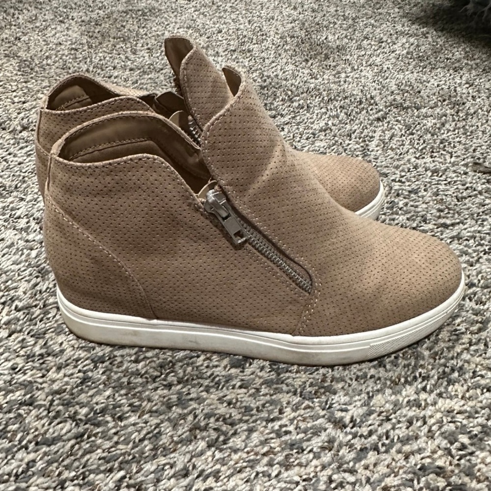 Cushionaire Women’s booties